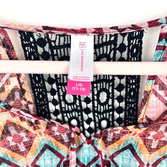 No Boundaries Geometric print peasant Blouse Womens SZ L Flared Sleeves Bohochic - Picture 7 of 12